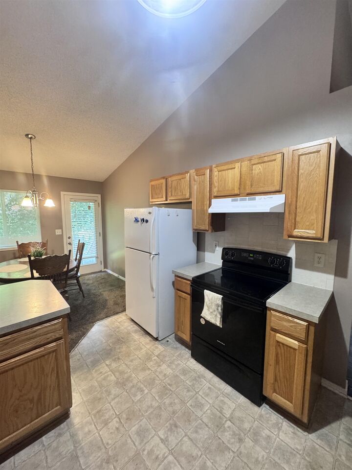 Property Photo: 3903 N Pepper Ridge KS 67205