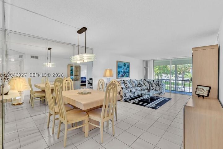Property Photo: 671 S Hollybrook Dr 209 FL 33025