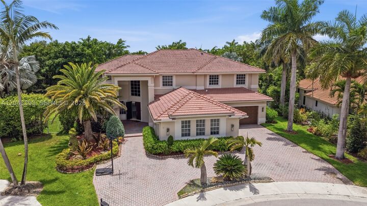 Property Photo:  1585 Victoria Isle Way  FL 33327 