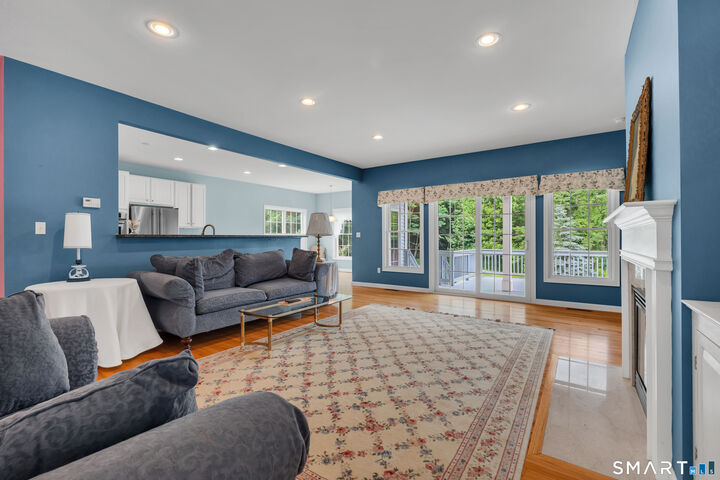 Property Photo:  