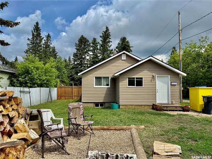 Property Photo: 103 2nd Avenue W SK S0M 2J0