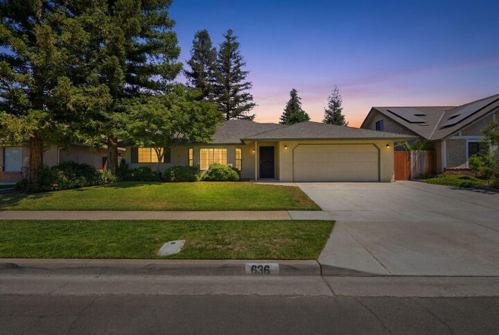 Property Photo: 636 E Mesa Avenue CA 93710