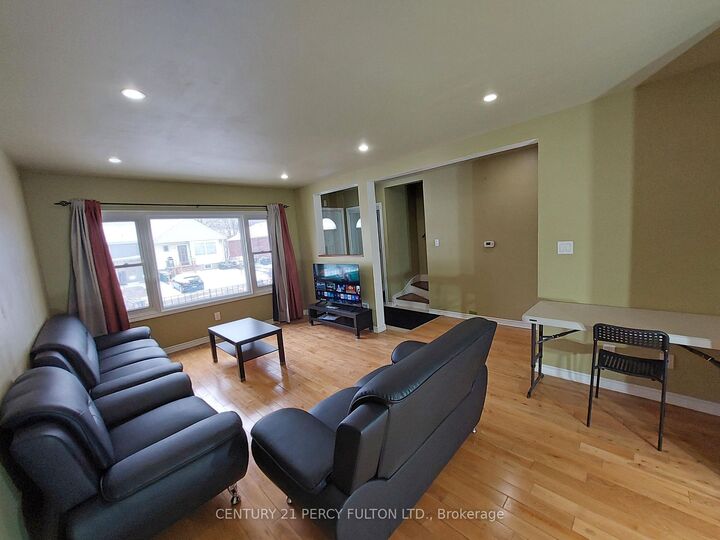 Property Photo:  98 Westbourne Avenue  ON M1L 2Y5 