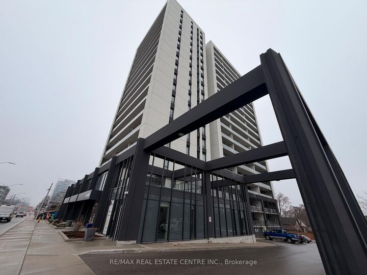 741 King Street W 301 — photo 1