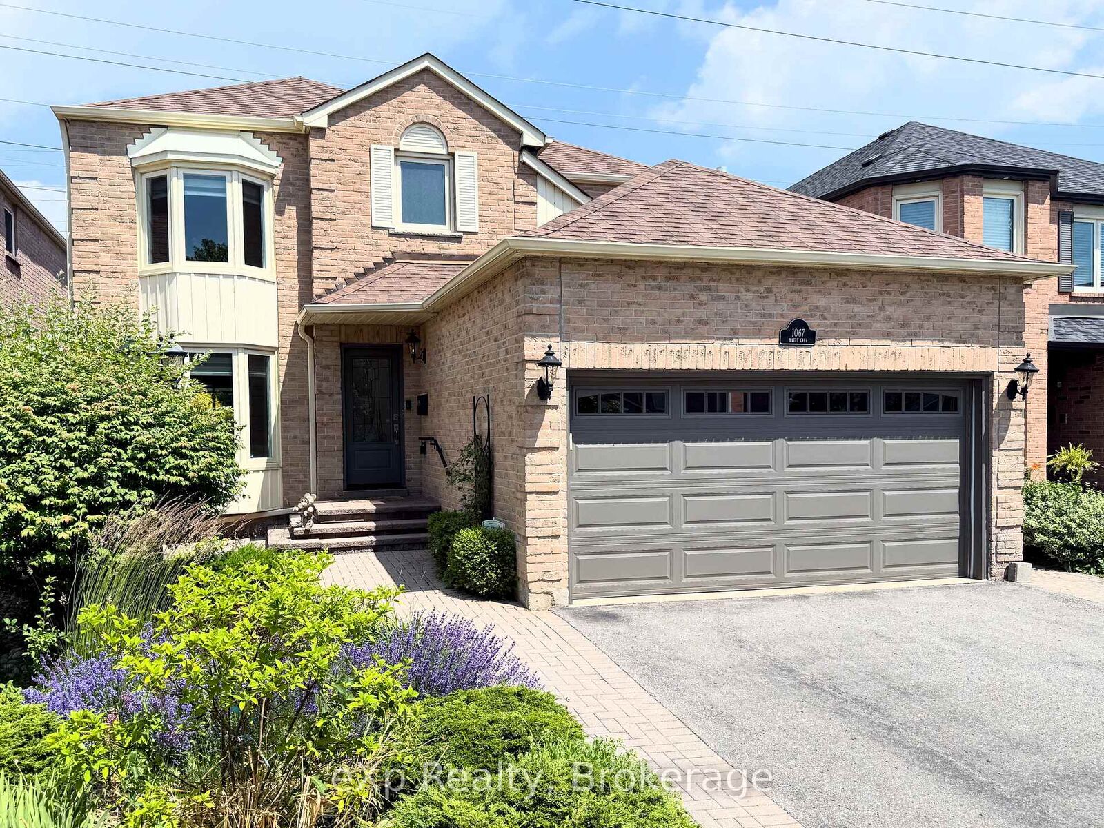 Property Photo:  1067 Maury Crescent  ON L1X 1R4 