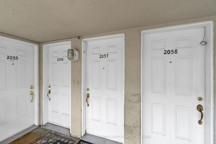 Photo de la propriété:  3047 Finch Avenue W 2057  ON M9M 0A5 