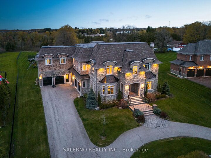 Property Photo: 21 Stallions Court ON L6A 4V5