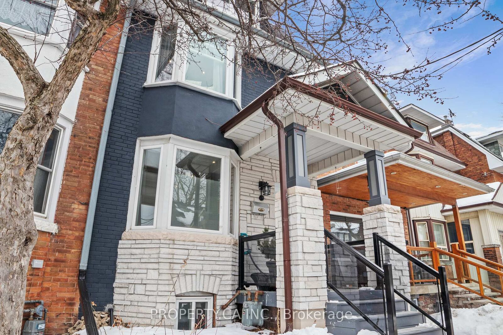 Property Photo:  635 Christie Street Upper  ON M6G 3E6 