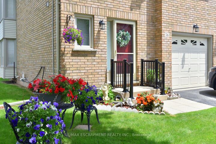 Property Photo:  2774 King Street E 36  ON L8G 1J4 