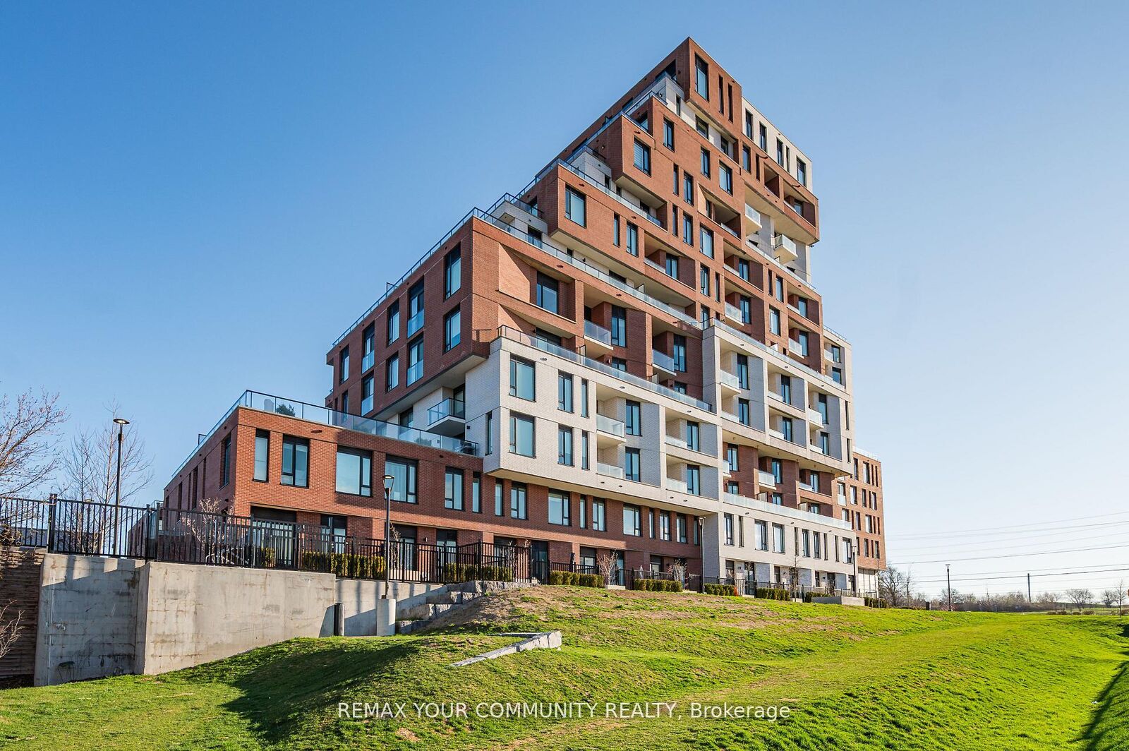 Property Photo: 3100 Keele Street 614 ON M3M 0E1