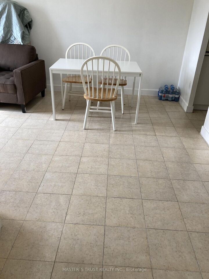 Property Photo: 940 Caledonia Road 908 ON M6B 3Y4