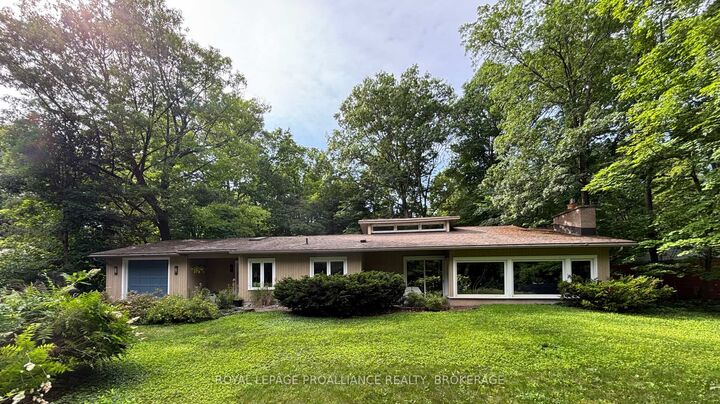 27 Riverside Drive — photo 1