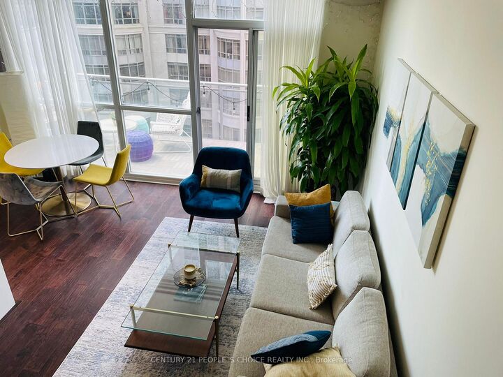 Property Photo: 225 Webb Drive 703 ON L5B 4P2