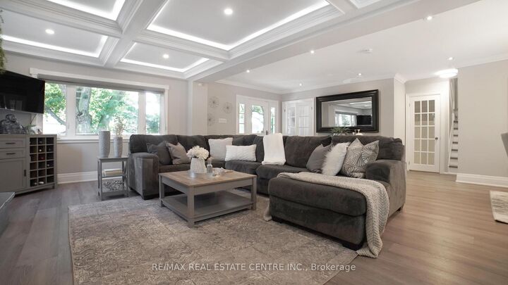 14 Buena Vista Drive — photo 1