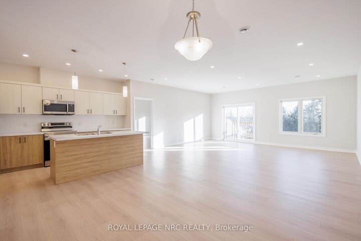 Property Photo:  41 St. Davids Road W 2A  ON L2V 2L4 
