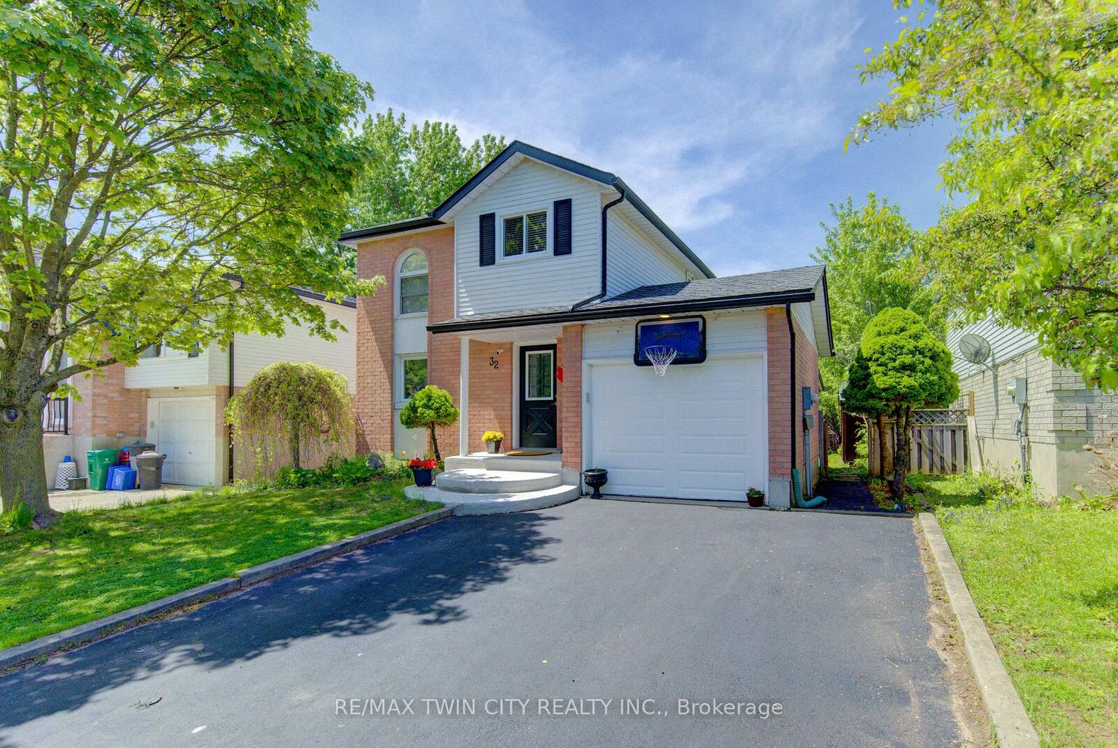 Property Photo:  32 Enfield Drive  ON N1P 1A5 