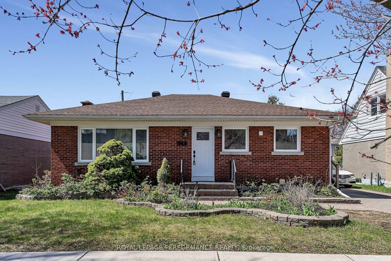 Property Photo:  1960 Othello Avenue  ON K1G 2A4 
