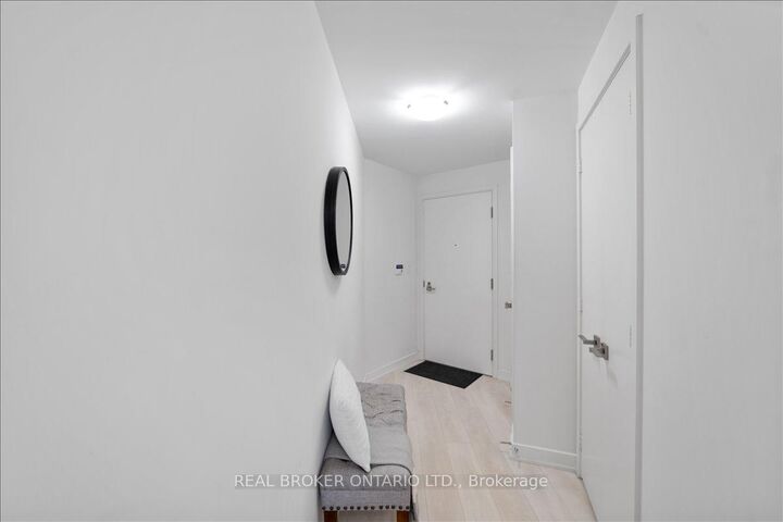 Photo de la propriété:  30 Ordnance Street 412  ON M6K 0C8 