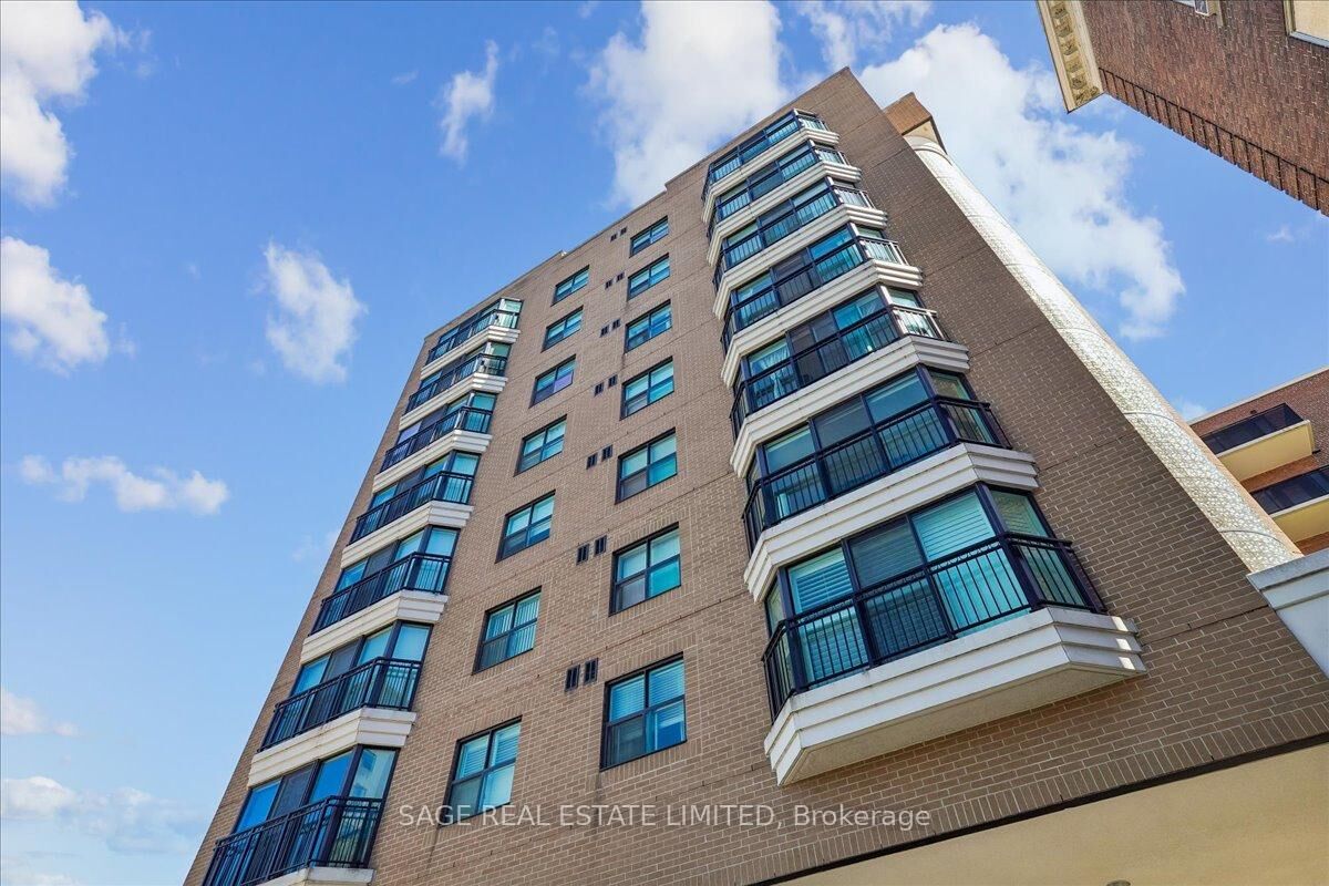 Photo de la propriété:  97 Lawton Boulevard 901  ON M4V 1Z6 