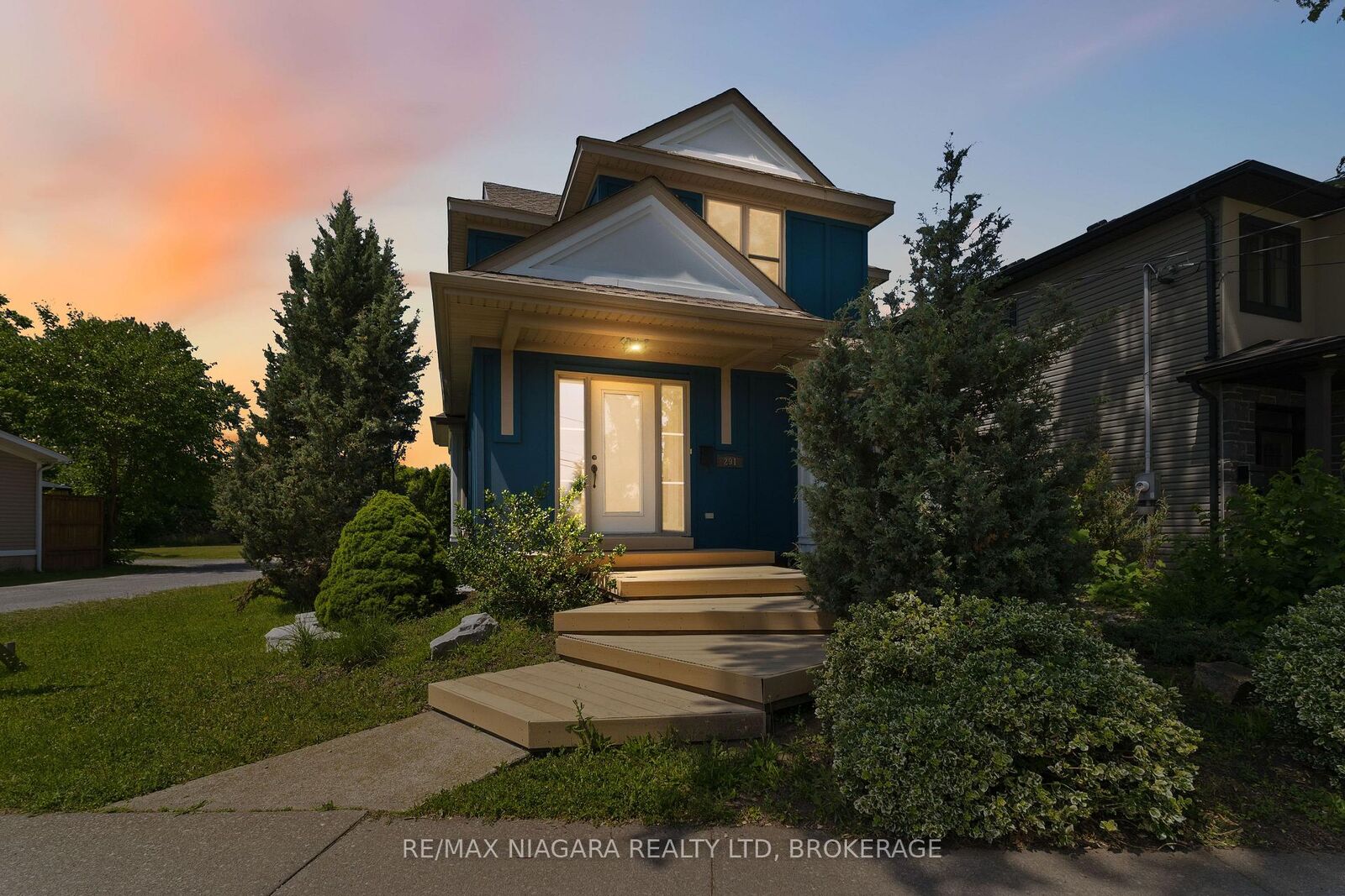 Property Photo: 291 Vine Street ON L2M 4T4