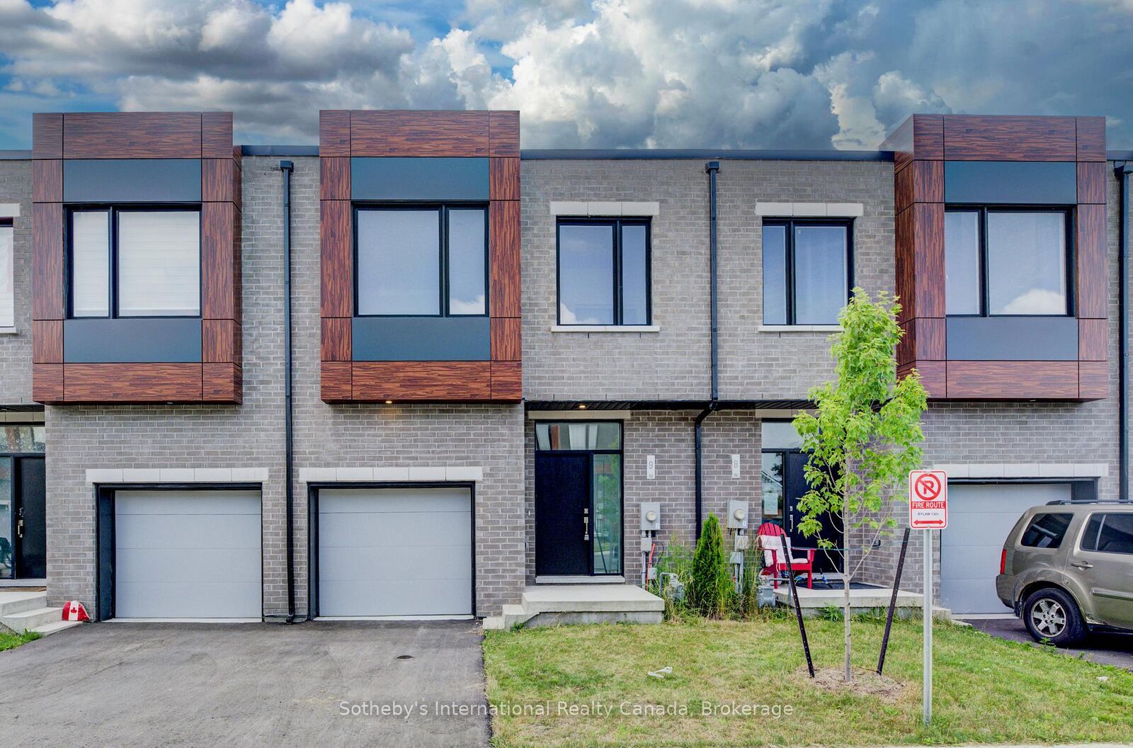 Property Photo: 416 Dundas Street S 14 ON N1R 8H7
