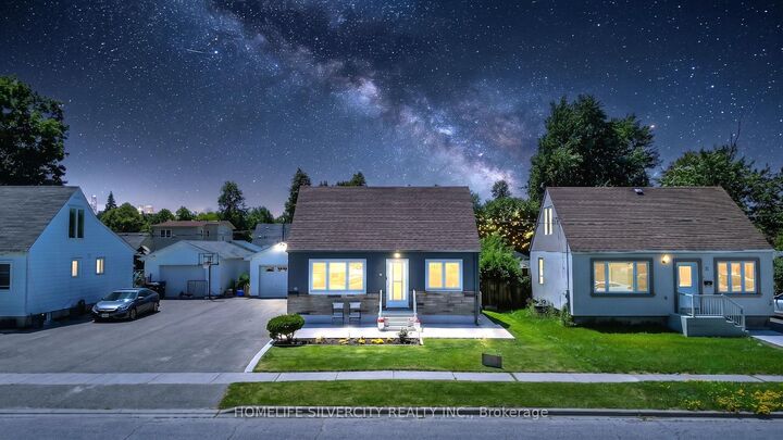 19 Pleasantview Avenue — photo 1