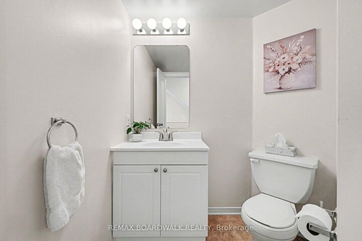 Property Photo:  1607 Locksley Lane  ON K1J 1B6 