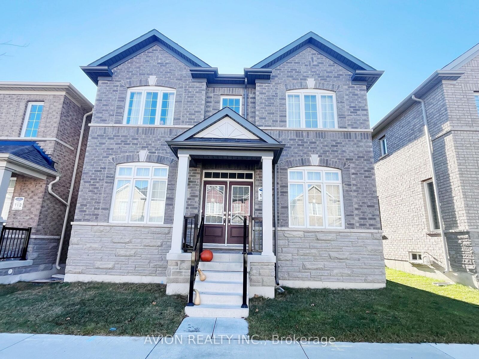 Property Photo: 5 Waterleaf Road ON L6B 0Z3