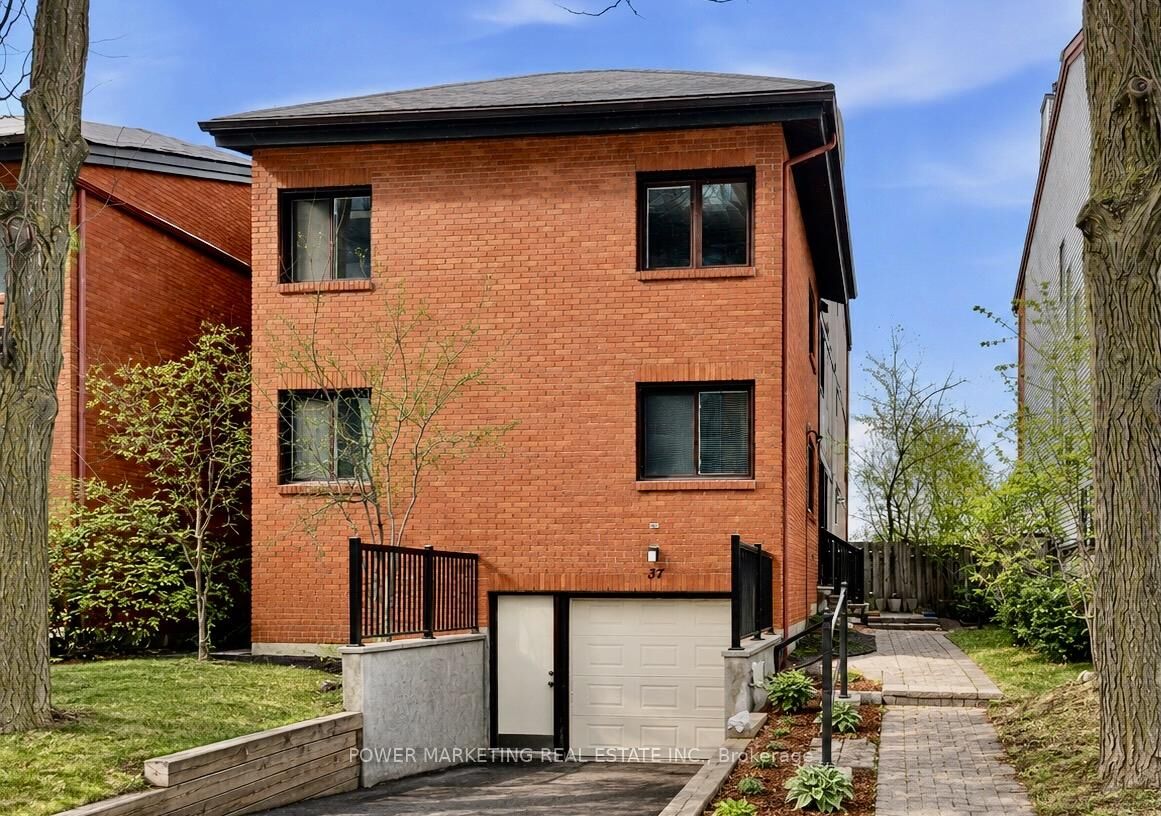 Property Photo: 37 Robinson Avenue G ON K1N 8N8