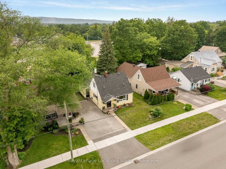 Property Photo: 520 Maple Street ON L9Y 2S5