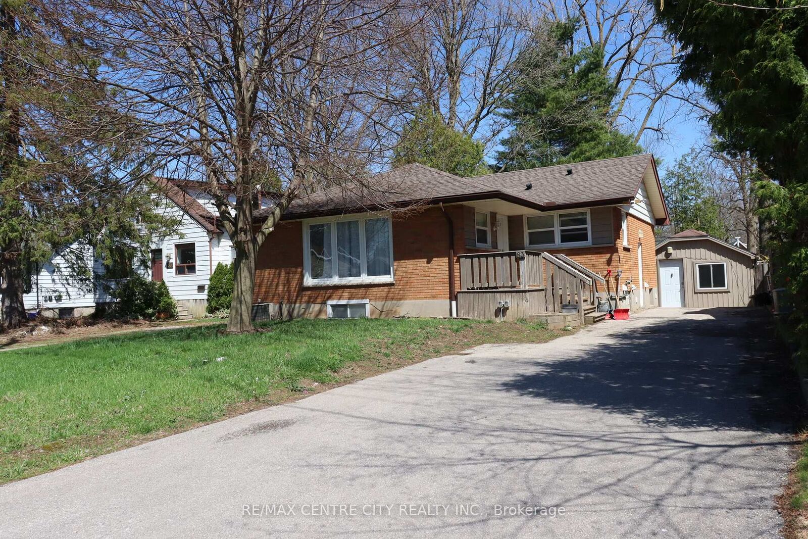 Property Photo:  83 Britannia Avenue  ON N6H 2J3 