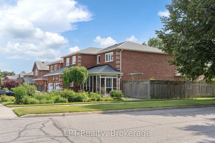 Property Photo:  1 Mayfield Crescent  ON L1N 8P3 
