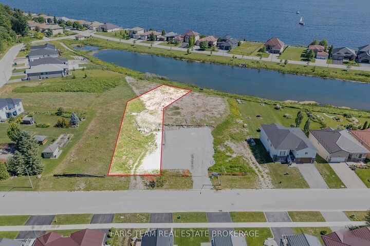 595 Taylor Drive — photo 1