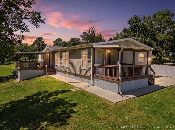 Property Photo:  113780 S 4294 Road  OK 74455 