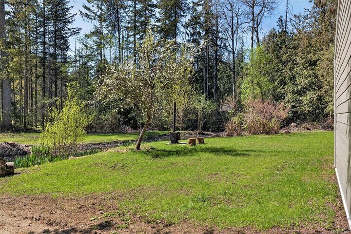 Property Photo:  400 Manse Rd  BC V9Y 2B2 