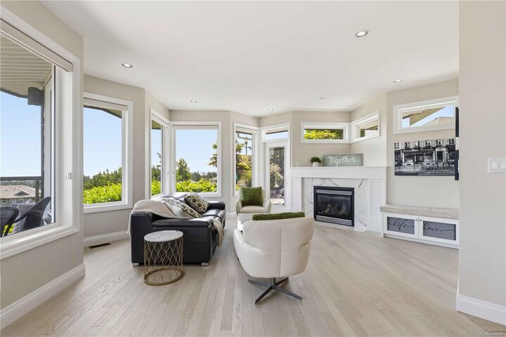 Property Photo: 424 Pelican Dr BC V9C 0A4