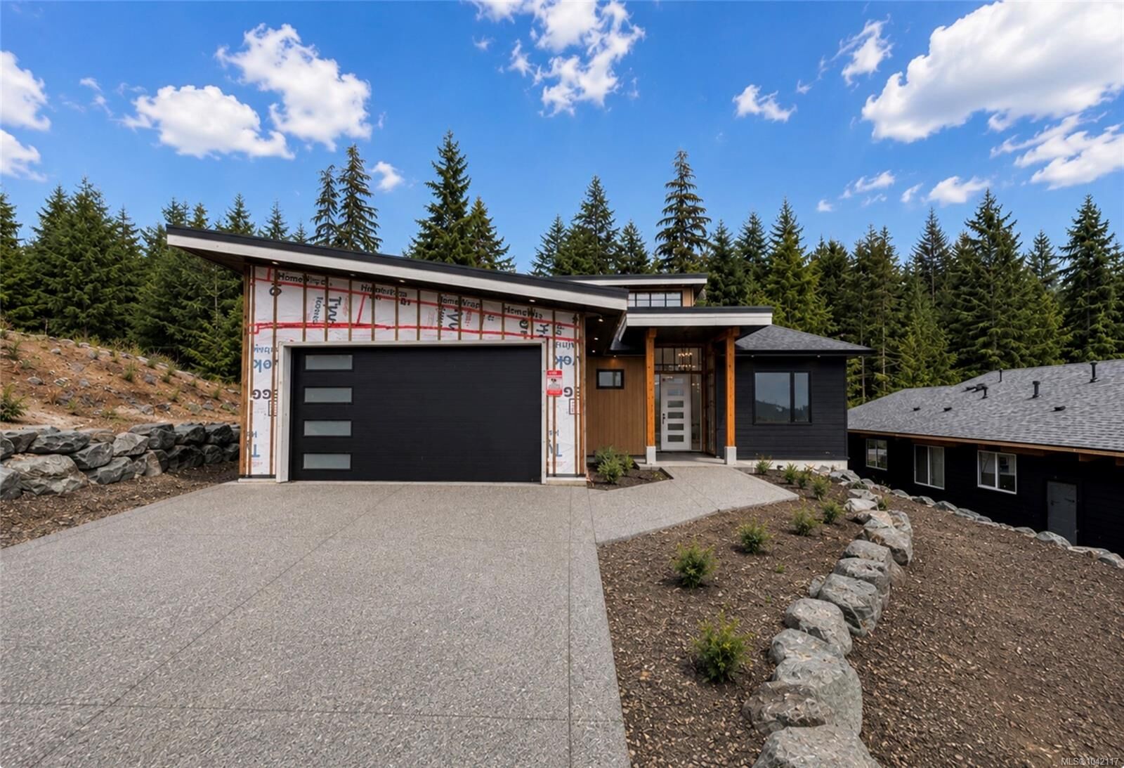 Property Photo:  537 Mountain View Dr  BC V0R 2G1 