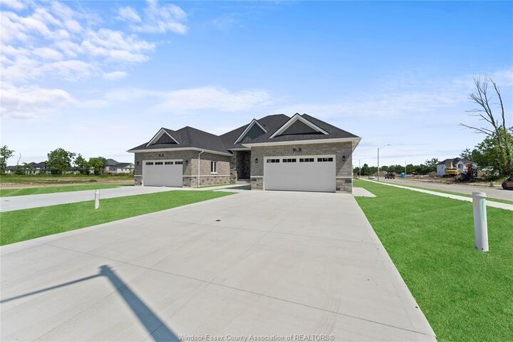 Property Photo: 62 Redwood Avenue ON N0R 1B0