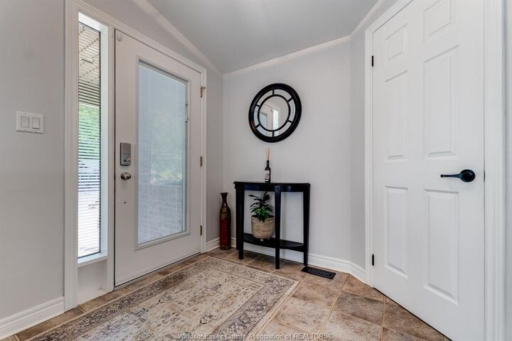 Photo de la propriété:  895 Malott Avenue  ON N9Y 3C3 