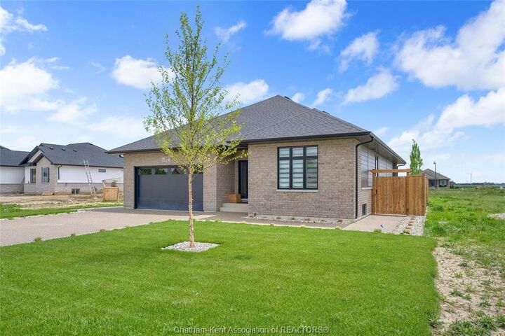Property Photo: 211 Rosewood Crescent ON N7M 0V4