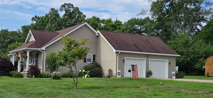 Property Photo: 1213 West Dr PA 16002