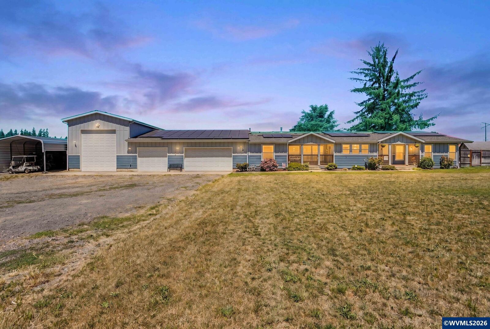 Property Photo: 2999 Buena Crest Ln NE OR 97303