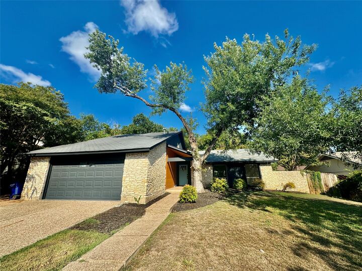 Property Photo:  9506 Stonebridge Drive  TX 78758 