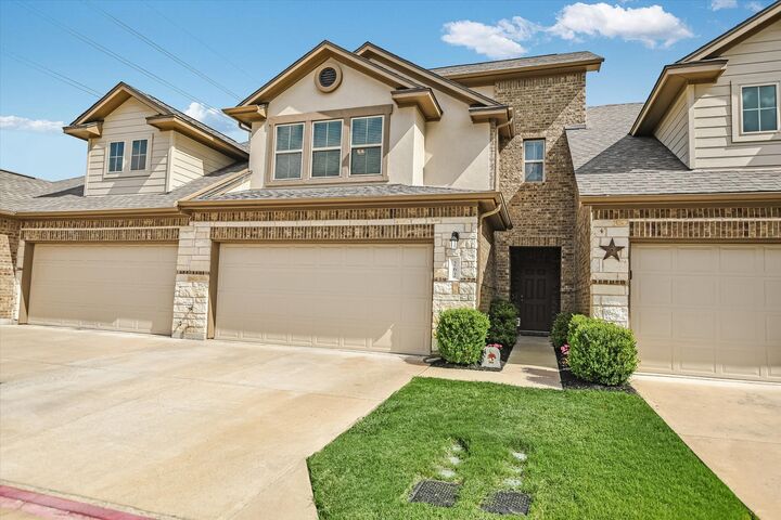 Property Photo: 2304 S Lakeline Boulevard 262 TX 78613