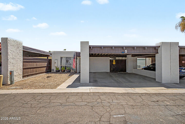 Property Photo:  1725 N Date -- 5  AZ 85201 