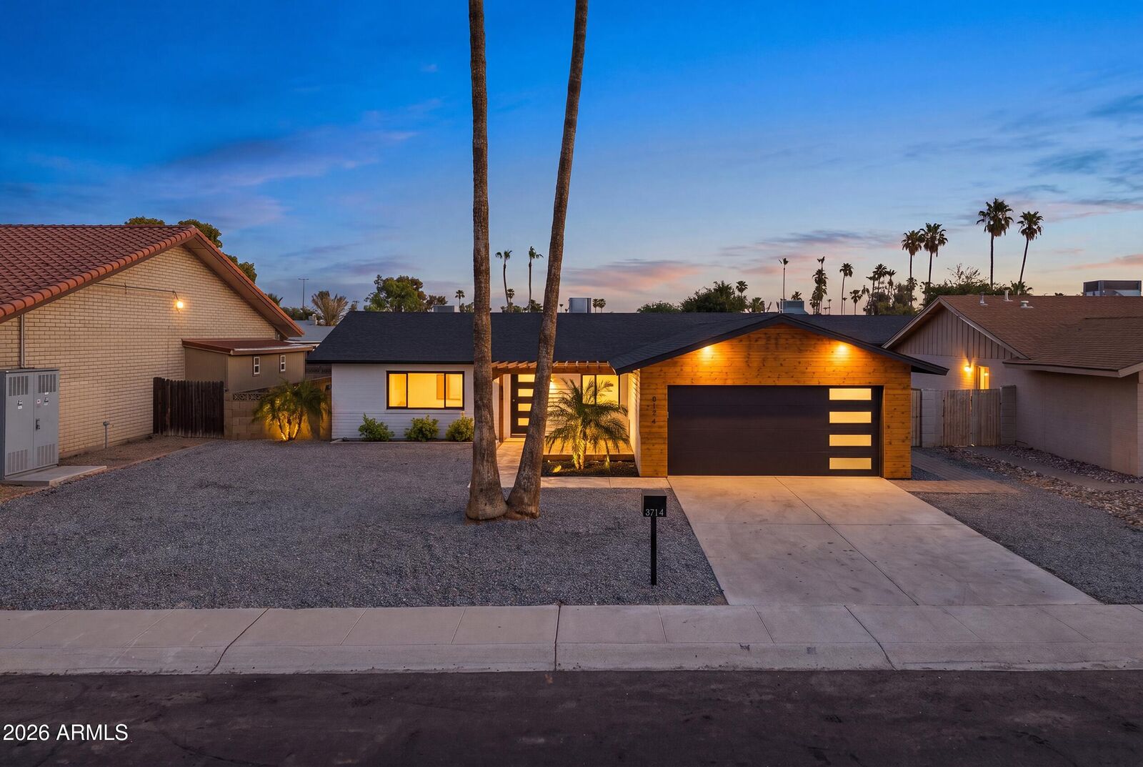 Property Photo: 8114 E Jackrabbit Road AZ 85250