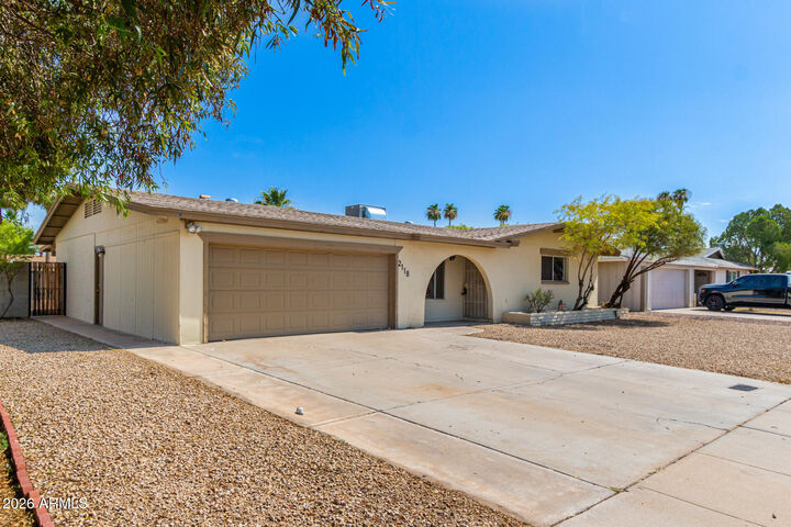 Property Photo: 2118 E Carson Drive AZ 85282