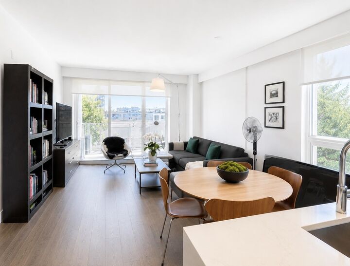 Property Photo: 5693 Elizabeth Street 304 BC V5Y 3K1