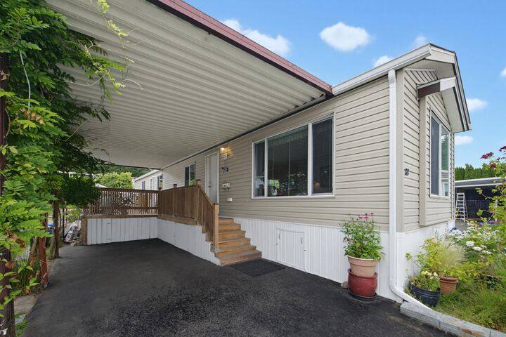 Property Photo: 15875 20 Avenue 38 BC V4A 2B1