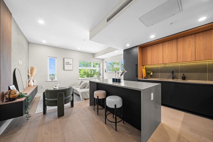 128 W Woodstock Avenue 5 — photo 1